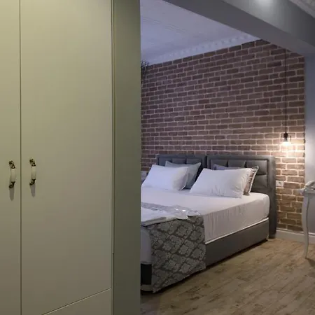 Luna Kaleiçi Hotel *
